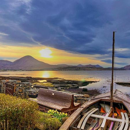 Carnmhor, Isle Of Skye - Stunning 242 Year Old Cottage On Its Own Sea Shore! Breakish Esterno foto