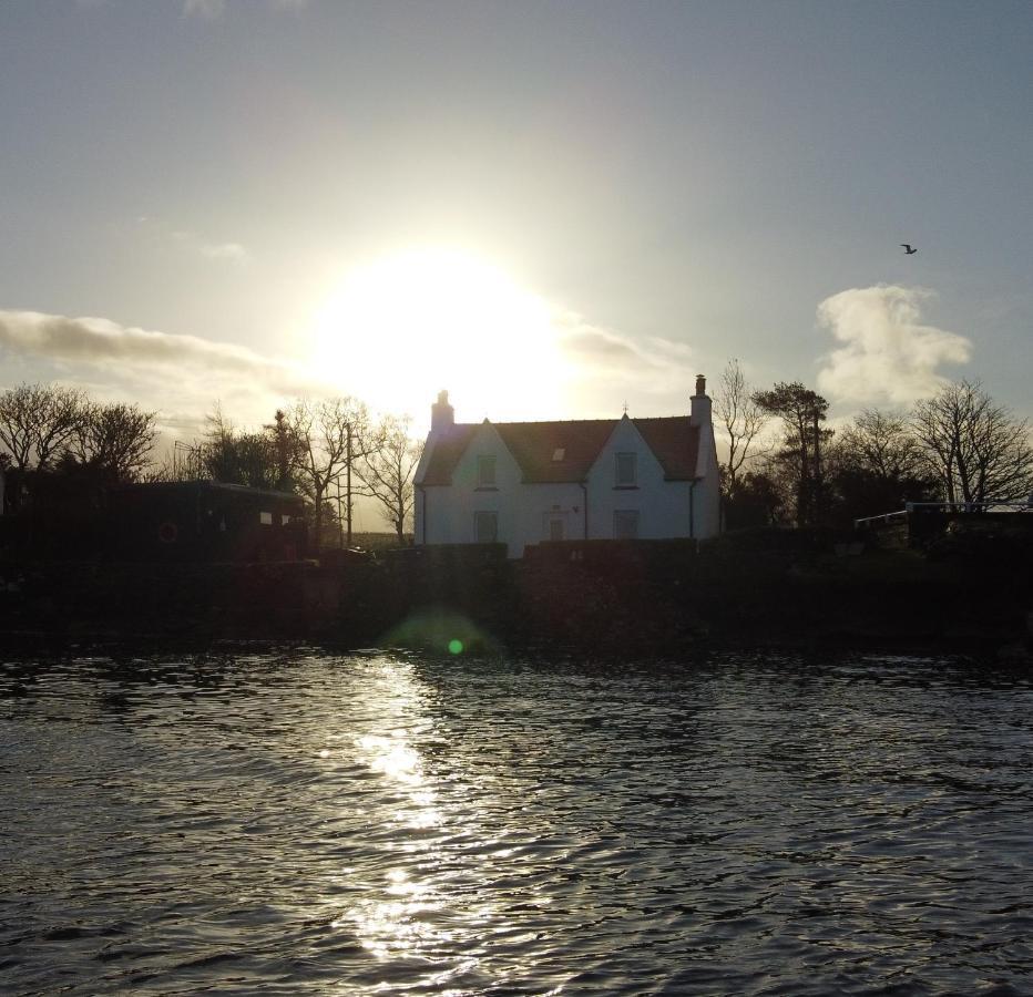 Carnmhor, Isle Of Skye - Stunning 242 Year Old Cottage On Its Own Sea Shore! Breakish Esterno foto