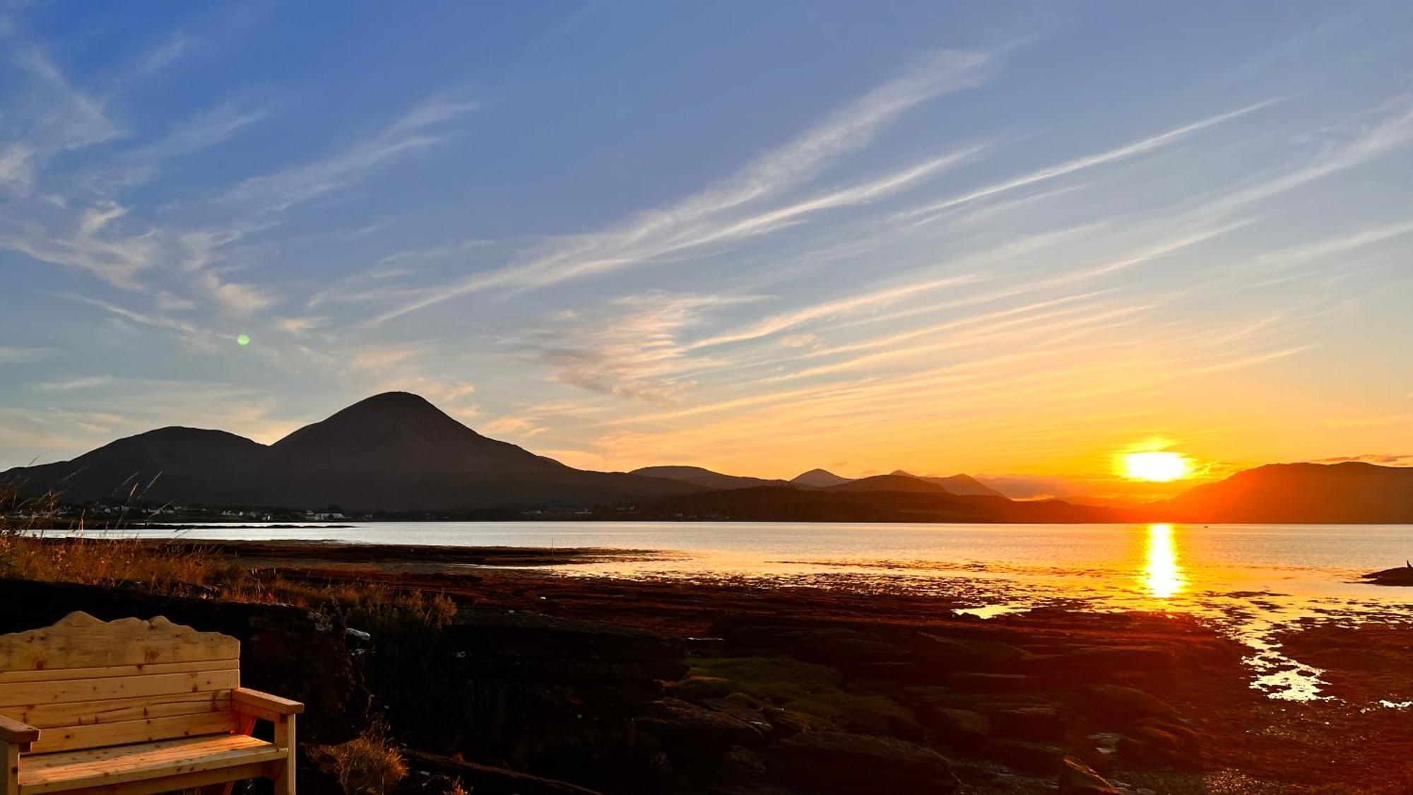 Carnmhor, Isle Of Skye - Stunning 242 Year Old Cottage On Its Own Sea Shore! Breakish Esterno foto