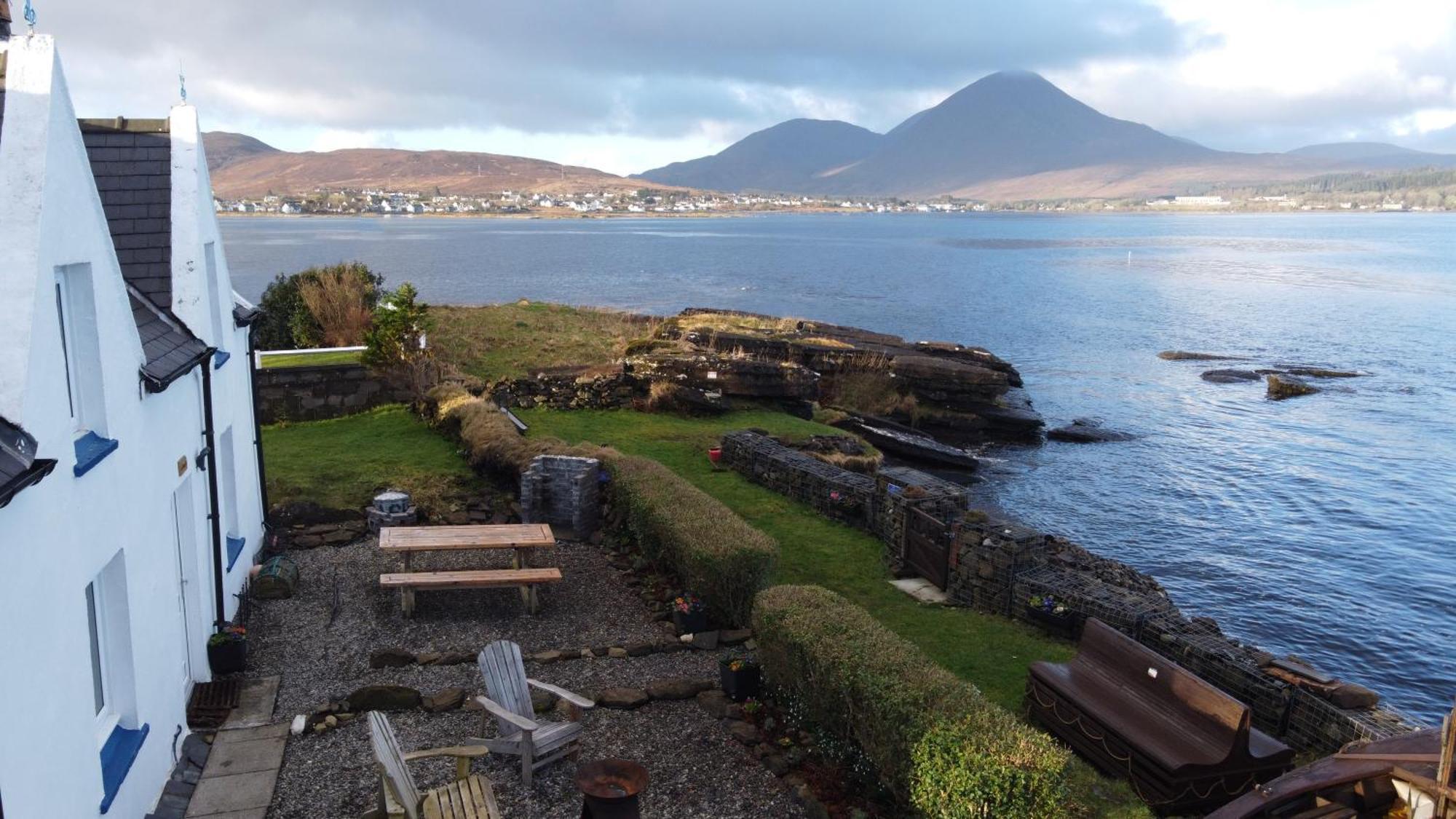 Carnmhor, Isle Of Skye - Stunning 242 Year Old Cottage On Its Own Sea Shore! Breakish Esterno foto