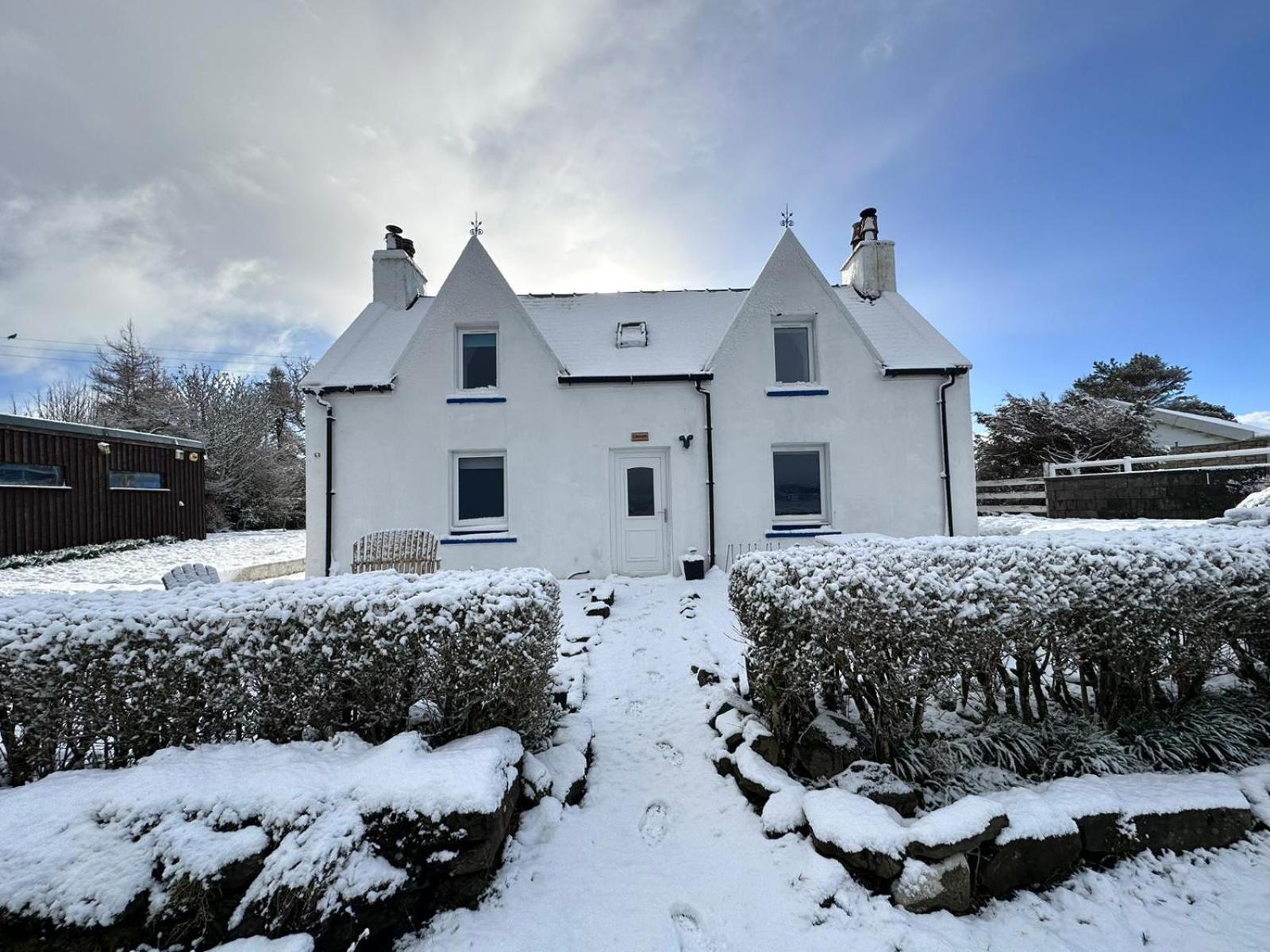 Carnmhor, Isle Of Skye - Stunning 242 Year Old Cottage On Its Own Sea Shore! Breakish Esterno foto