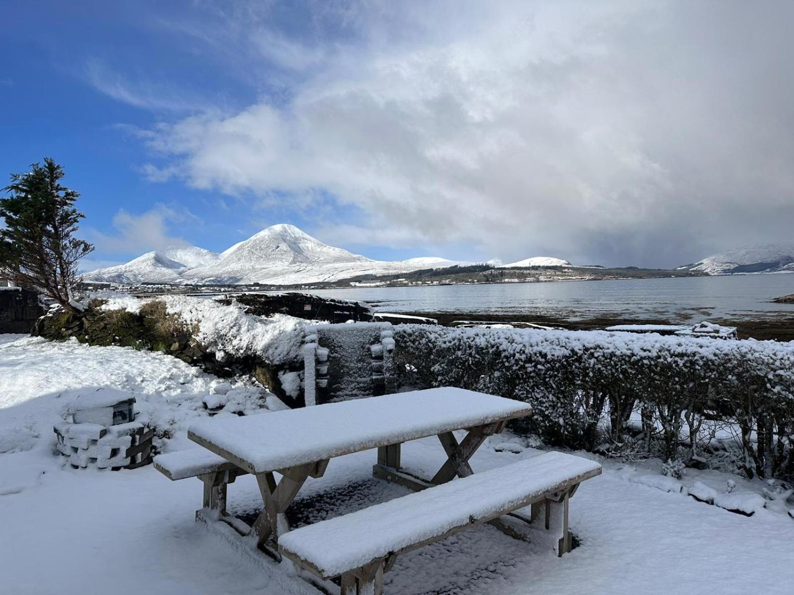 Carnmhor, Isle Of Skye - Stunning 242 Year Old Cottage On Its Own Sea Shore! Breakish Esterno foto