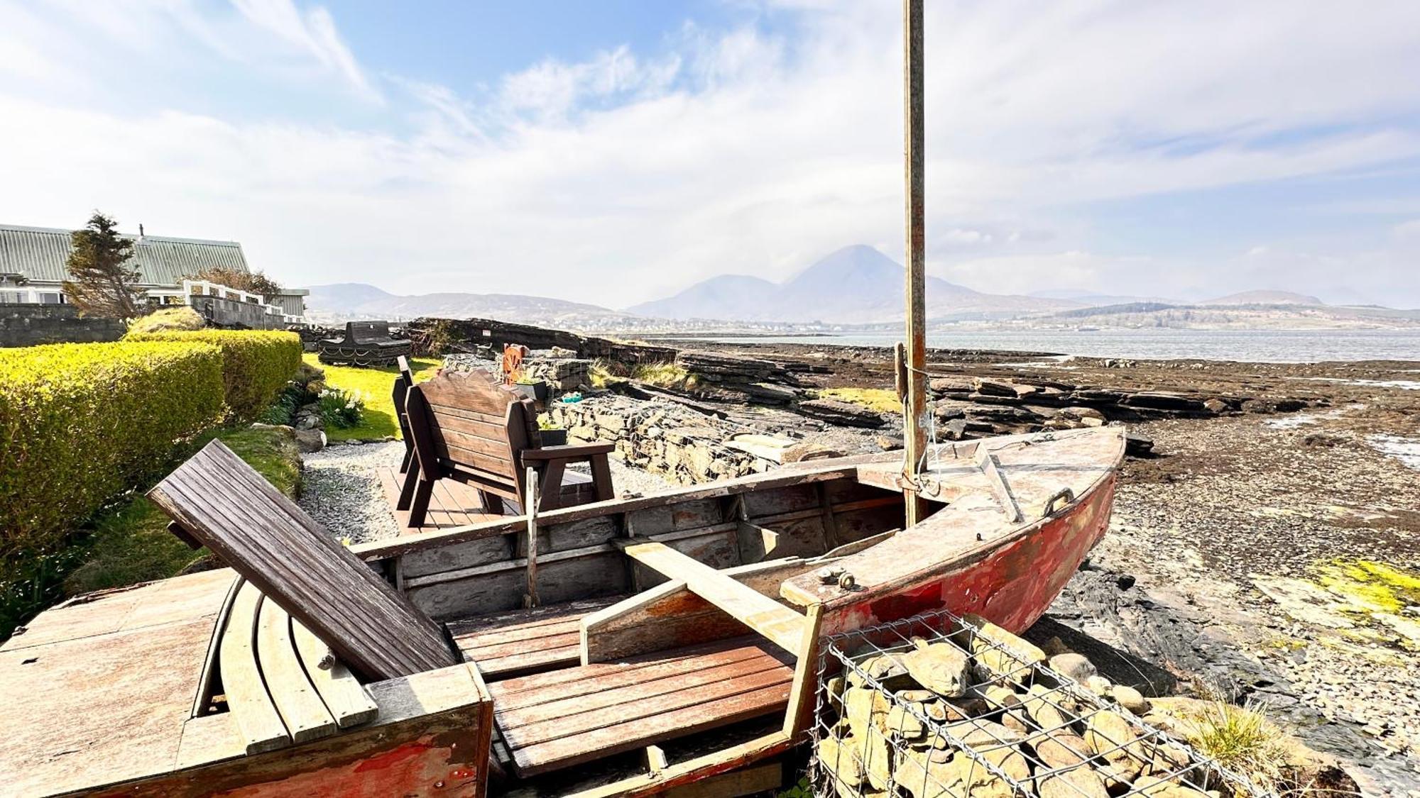 Carnmhor, Isle Of Skye - Stunning 242 Year Old Cottage On Its Own Sea Shore! Breakish Esterno foto
