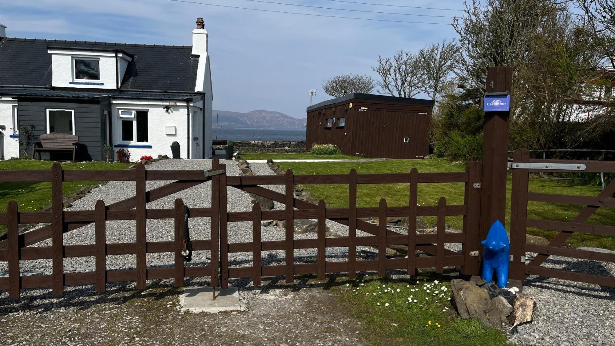 Carnmhor, Isle Of Skye - Stunning 242 Year Old Cottage On Its Own Sea Shore! Breakish Esterno foto